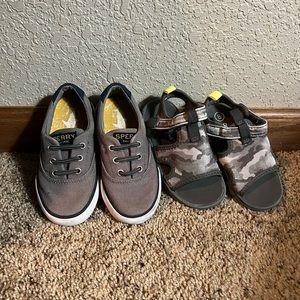 Toddler boy shoes size 8/9